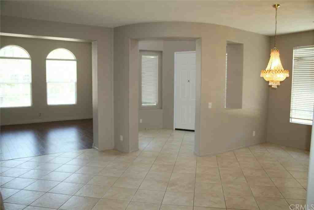 9061 Evonvale Dr - Photo 3 of 39