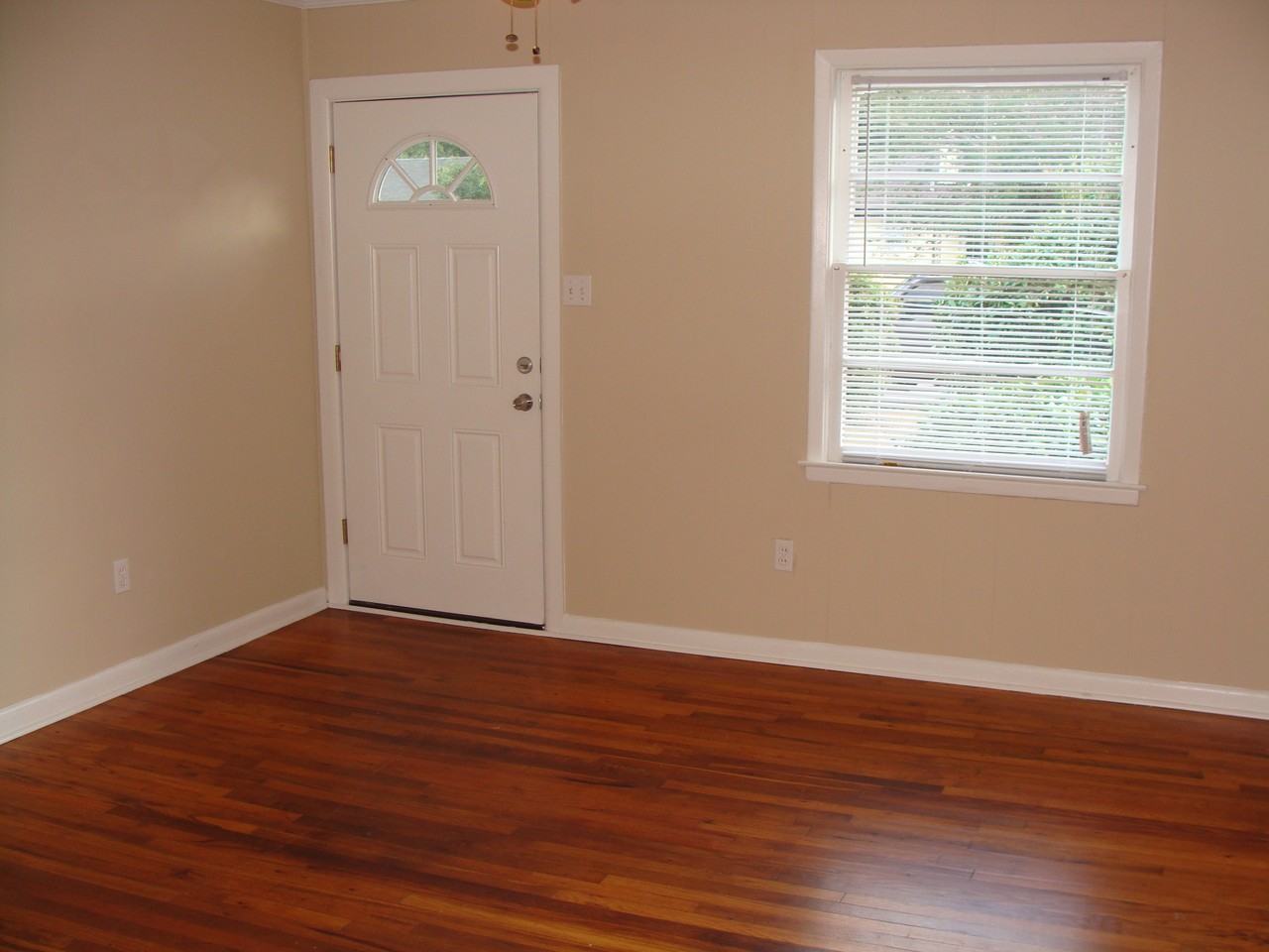 2216 Mosley St - Photo 2 of 12