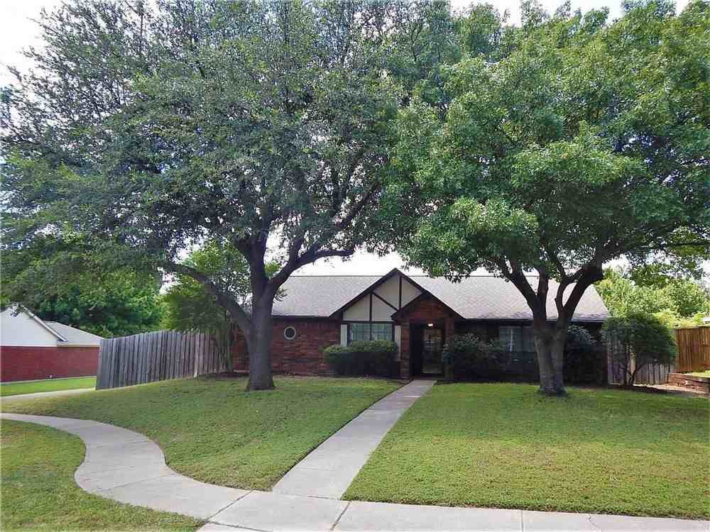 7305 Augusta Cir - Photo 2 of 18