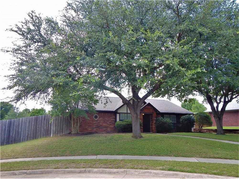 7305 Augusta Cir - Photo 3 of 18