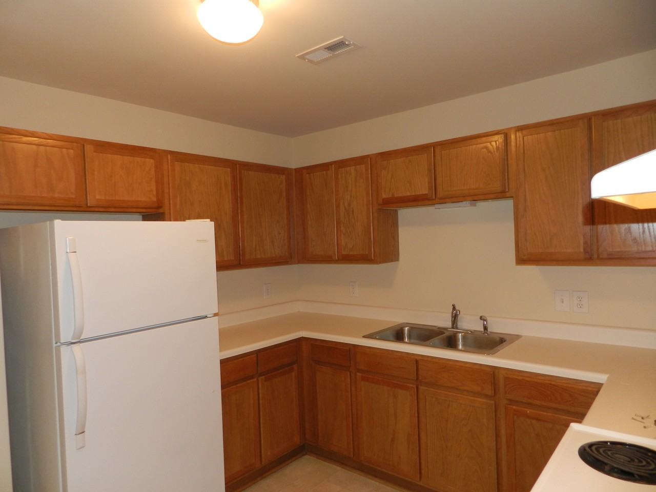 63 Towbridge Dr - Photo 3 of 6