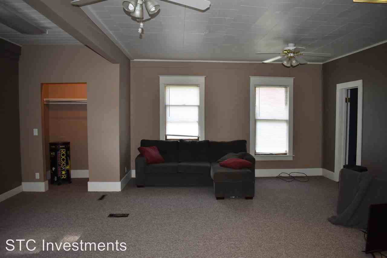 533 N Johnson St - Photo 3 of 18