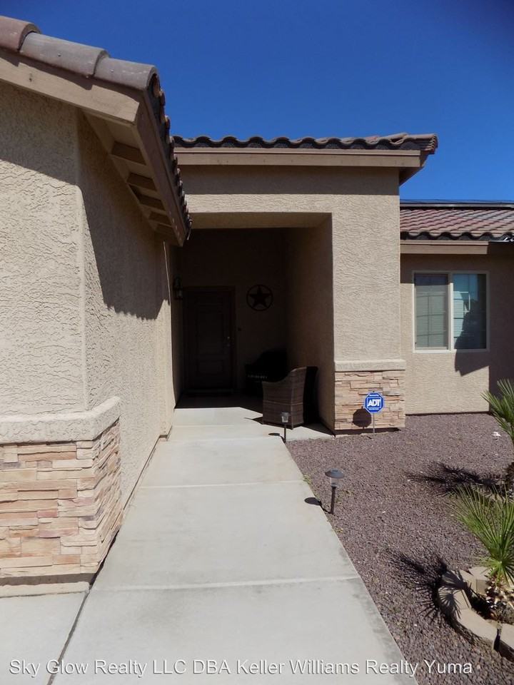 11546 E 35th Pl - Photo 2 of 28