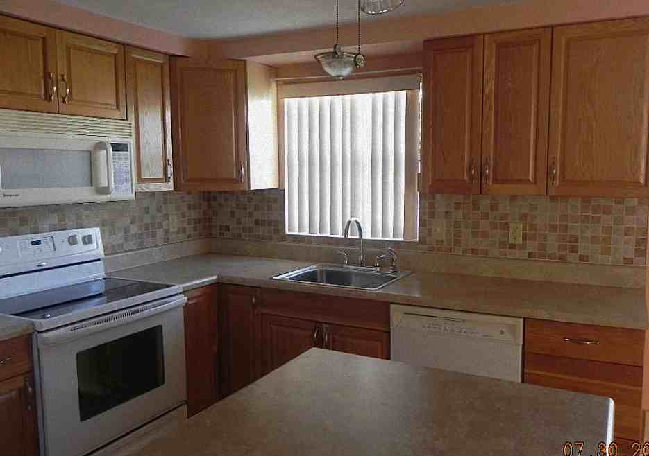 2216 Tahitian Dr - Photo 3 of 20