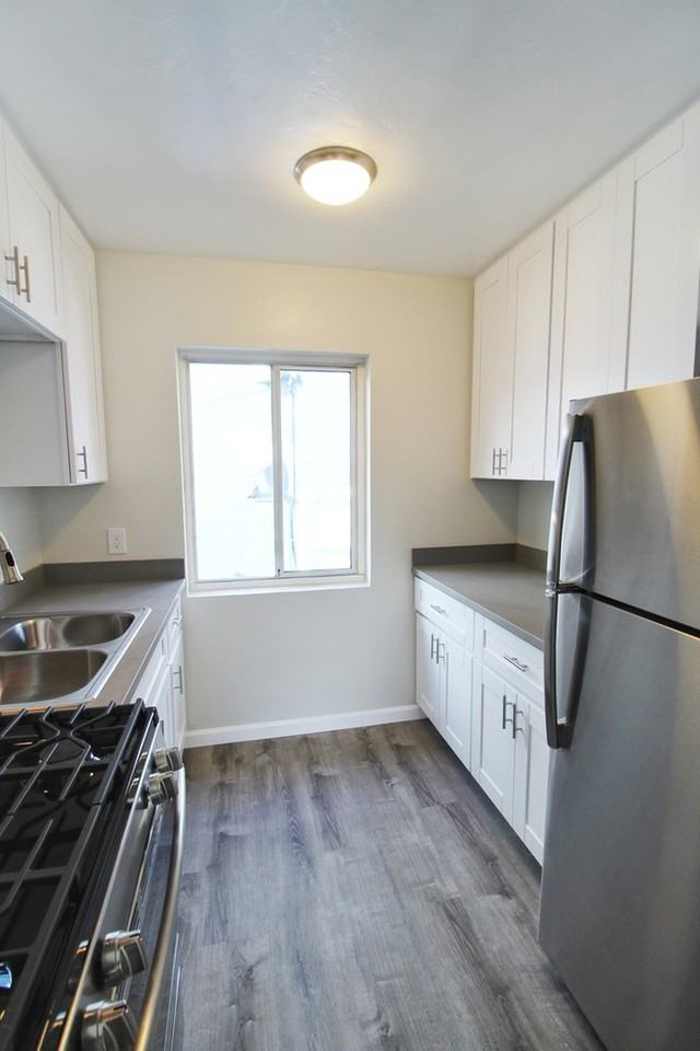 216 Fir St - Photo 3 of 21