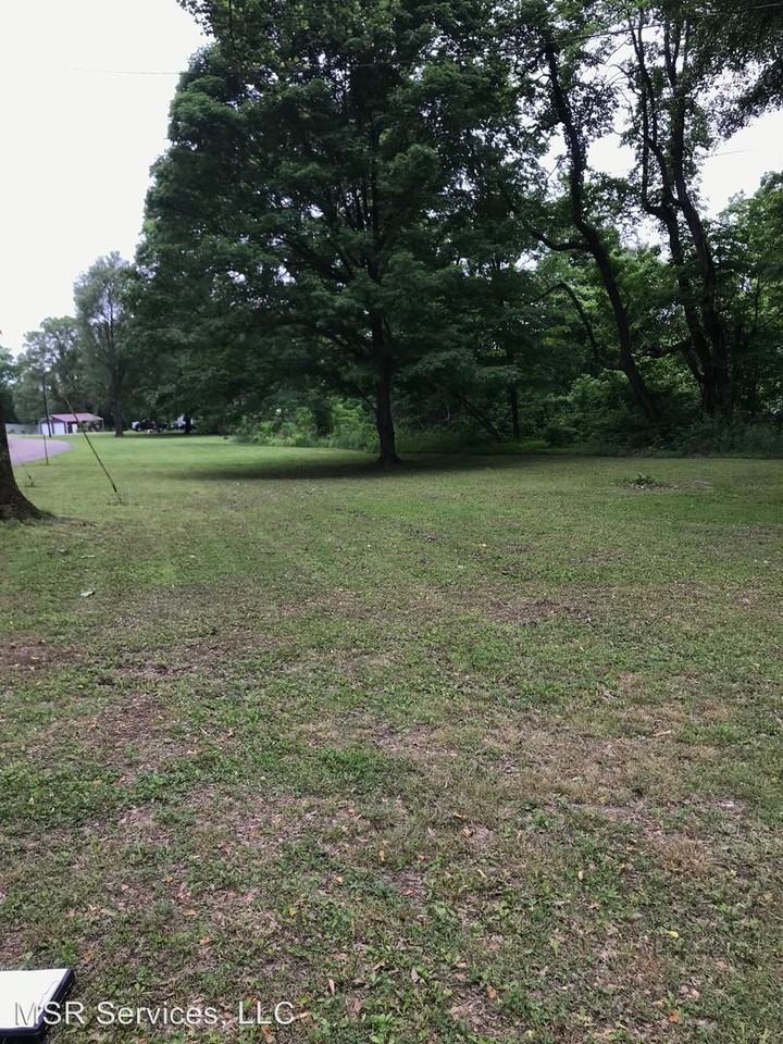 1011 Grimes Rd - Photo 2 of 9