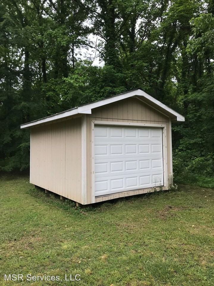 1011 Grimes Rd - Photo 3 of 9