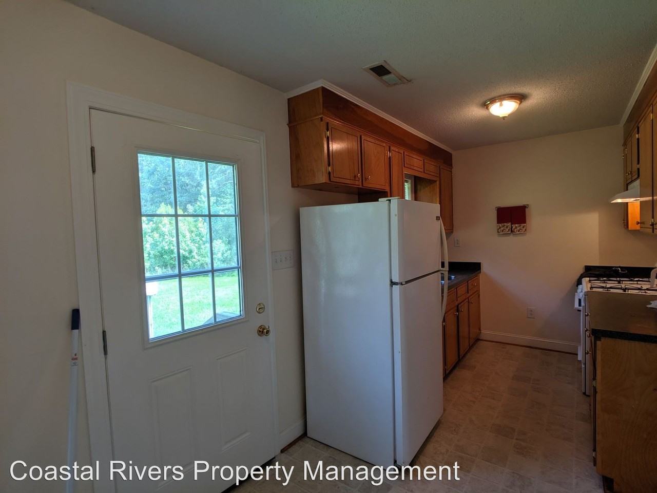 155 Slade Rd - Photo 3 of 8