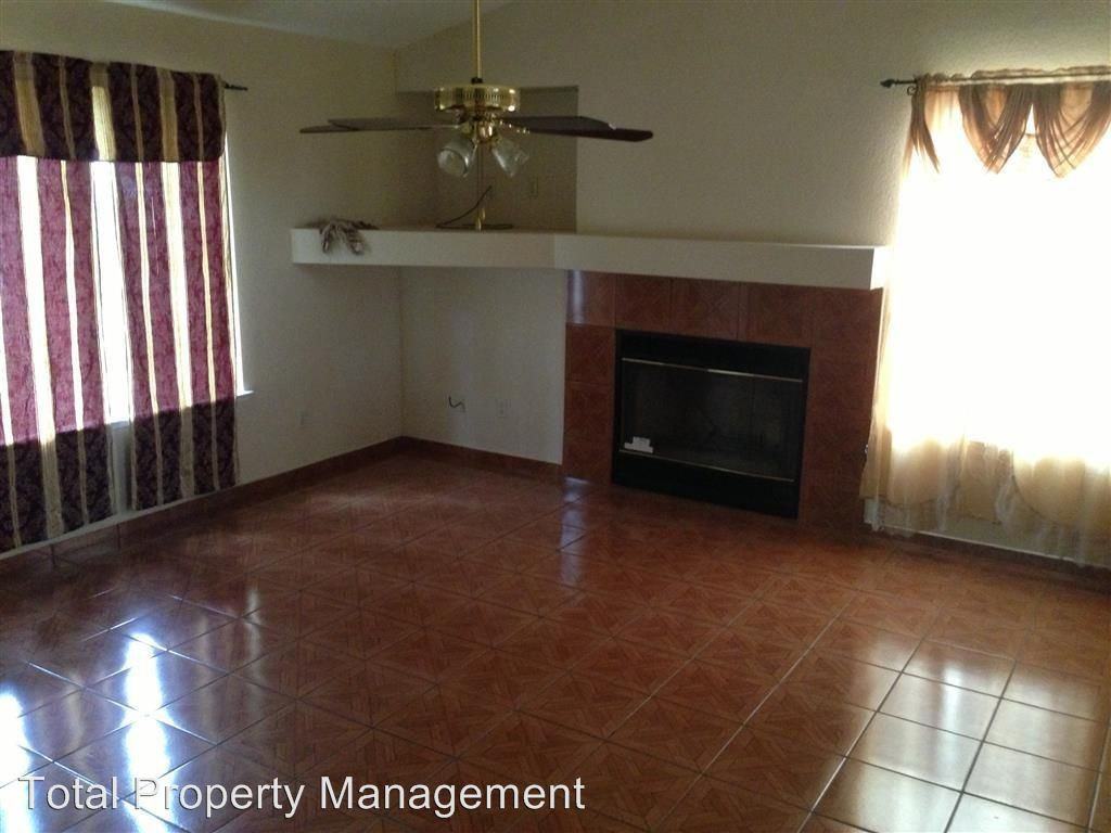 925 W Petunia St - Photo 3 of 8