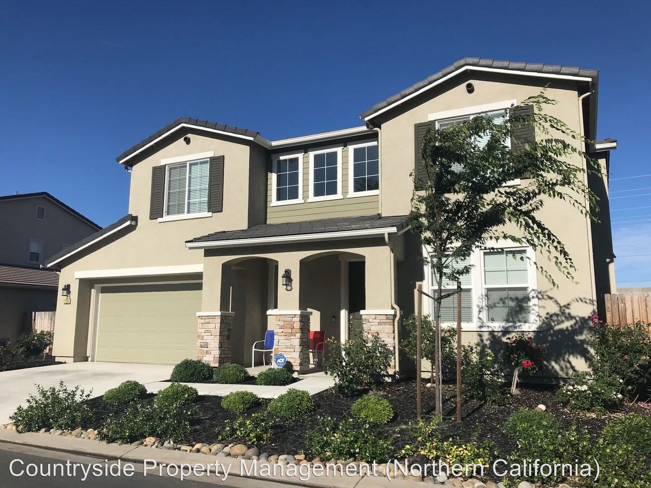 1720 Thomas St - Photo 2 of 6