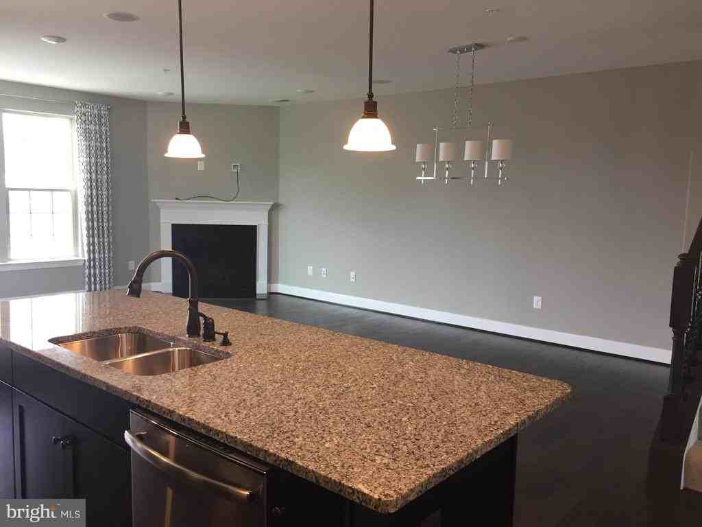 6489 Jack Linton Dr S - Photo 3 of 27