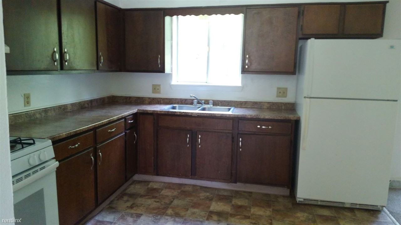 338 Anderson Rd - Photo 2 of 9