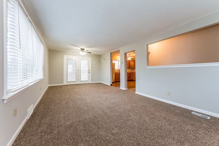 15201 E Mayes Rd - Photo 2 of 7