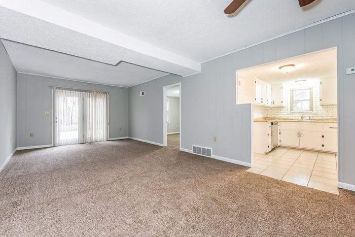 15201 E Mayes Rd - Photo 3 of 7