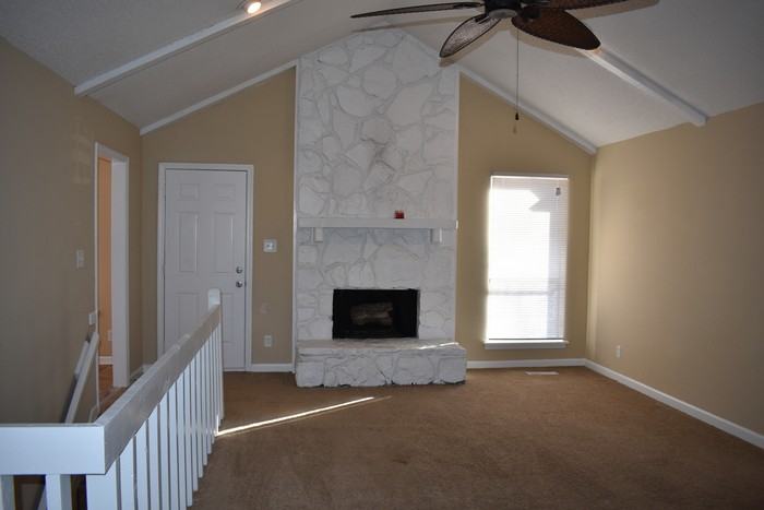 3019 Apple Valley Ln - Photo 3 of 9