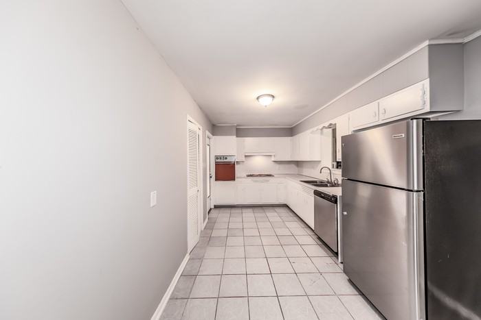 108 20th Avenue Northeast - Photo 3 of 8