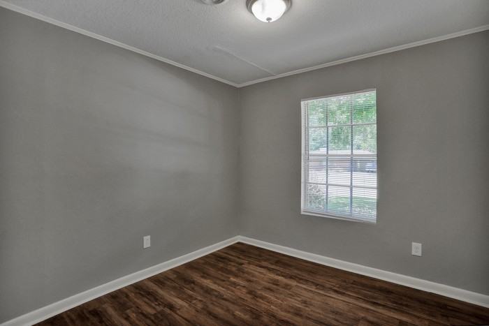 606 S Wheatley St - Photo 2 of 12