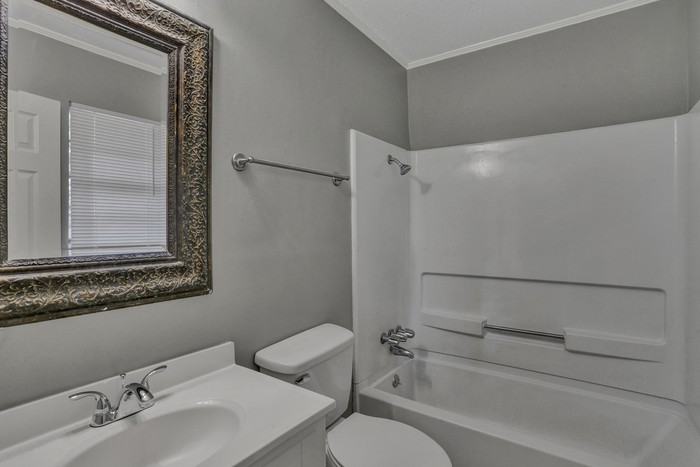 606 S Wheatley St - Photo 3 of 12