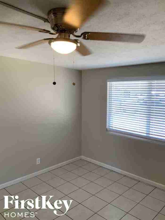 1659 W 6th Dr - Photo 3 of 15