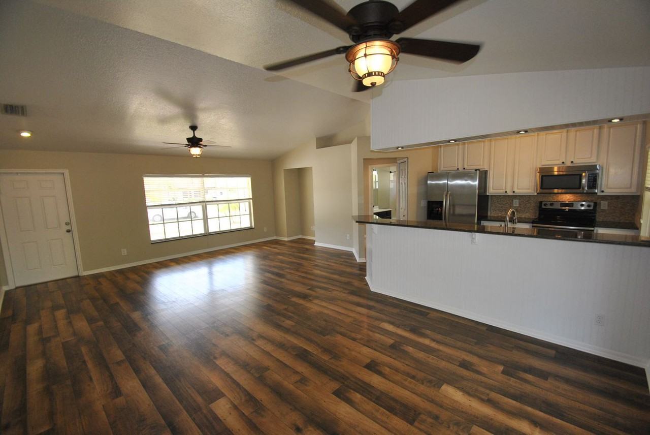 395 Las Palmas St - Photo 3 of 15