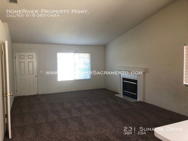 231 Sumatra Dr - Photo 3 of 11
