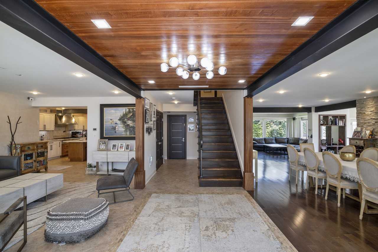 188 Bay Dr - Photo 3 of 21