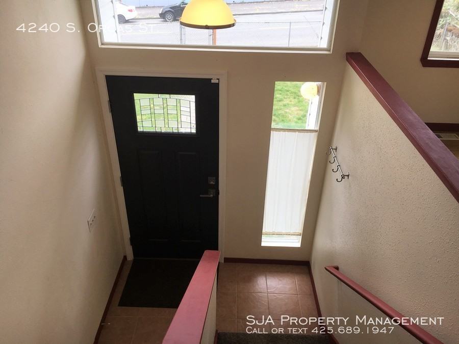 4240 S Orcas St - Photo 2 of 18