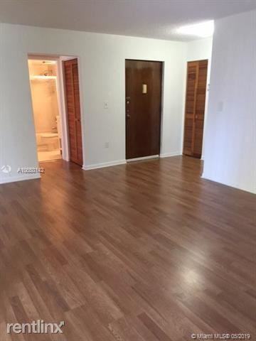 9030 Sw 125 Av - Photo 3 of 10