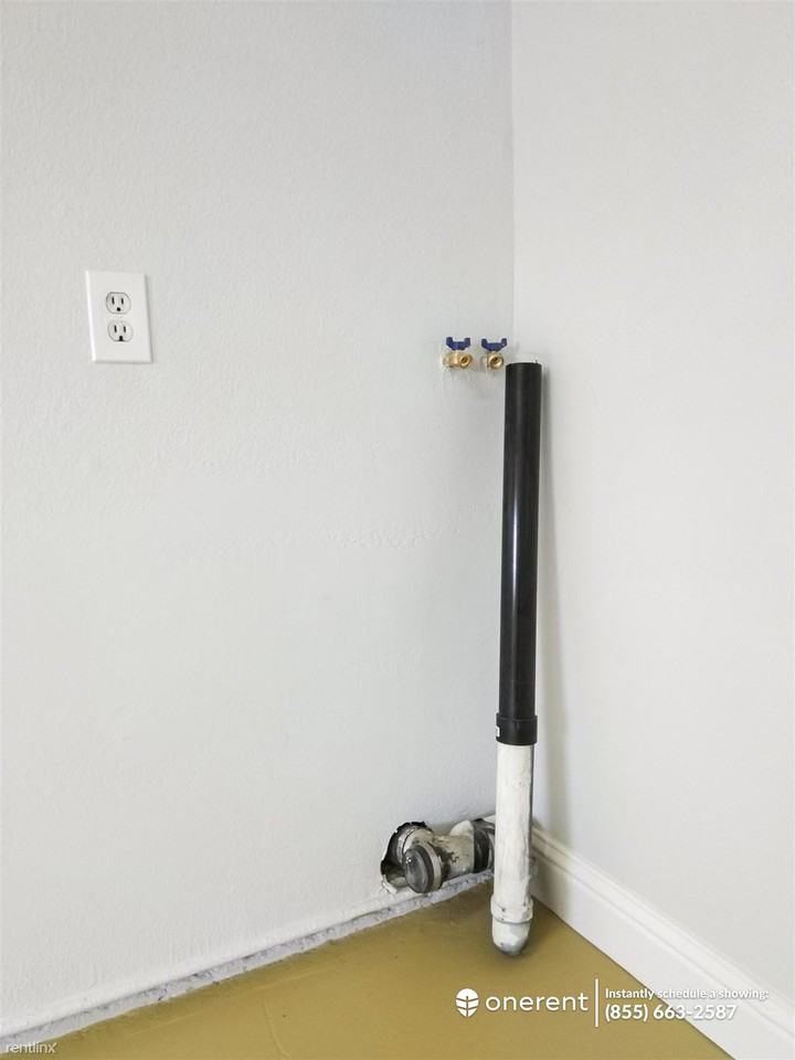 208 Pamela Ave - Photo 2 of 12