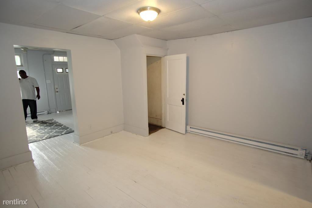 1014 Blackadore Ave - Photo 2 of 8