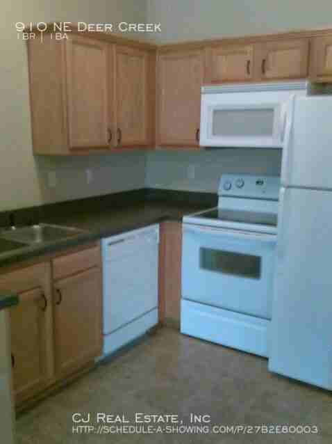 910 Northeast Deer Creek Road - Photo 3 of 13