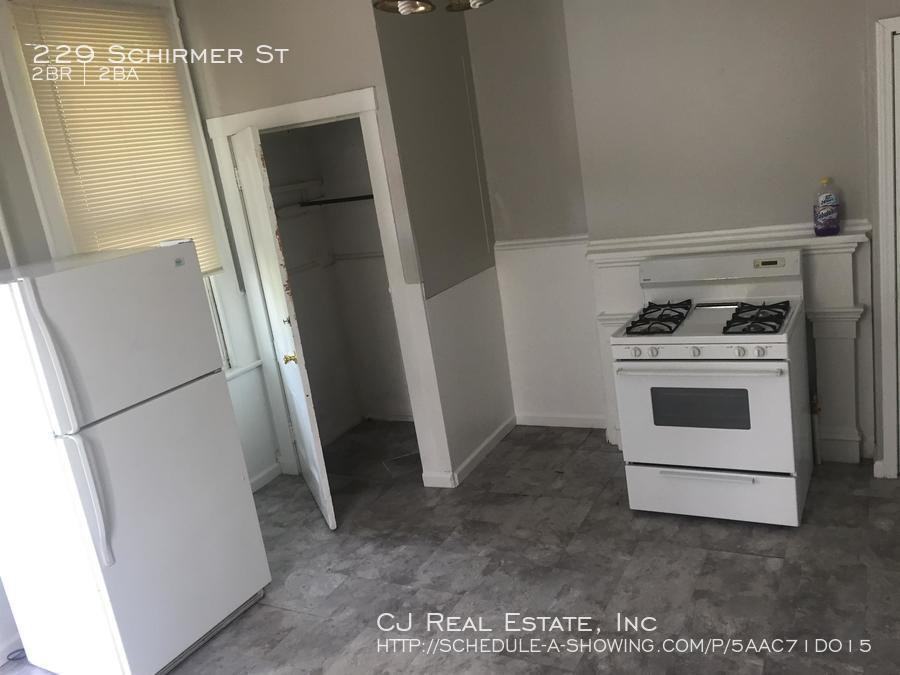229 Schirmer St - Photo 3 of 9