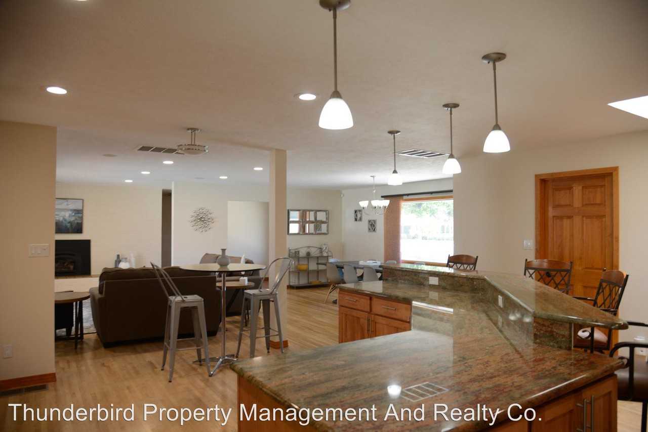 1727 Chacoma Pl SW - Photo 3 of 8