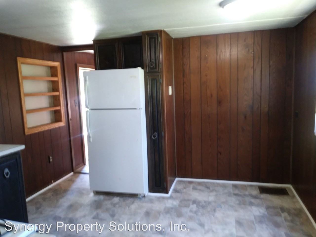 1103 S Market St - Photo 3 of 10