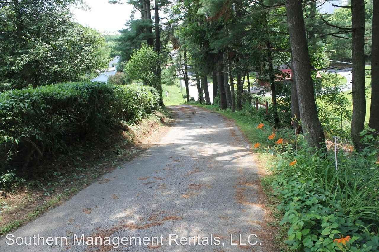 2675 Windsor Rd - Photo 3 of 8