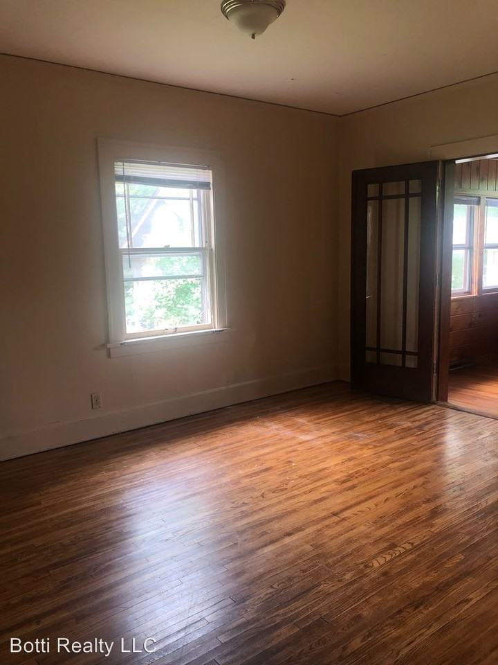 234 N Chicago Ave - Photo 2 of 14