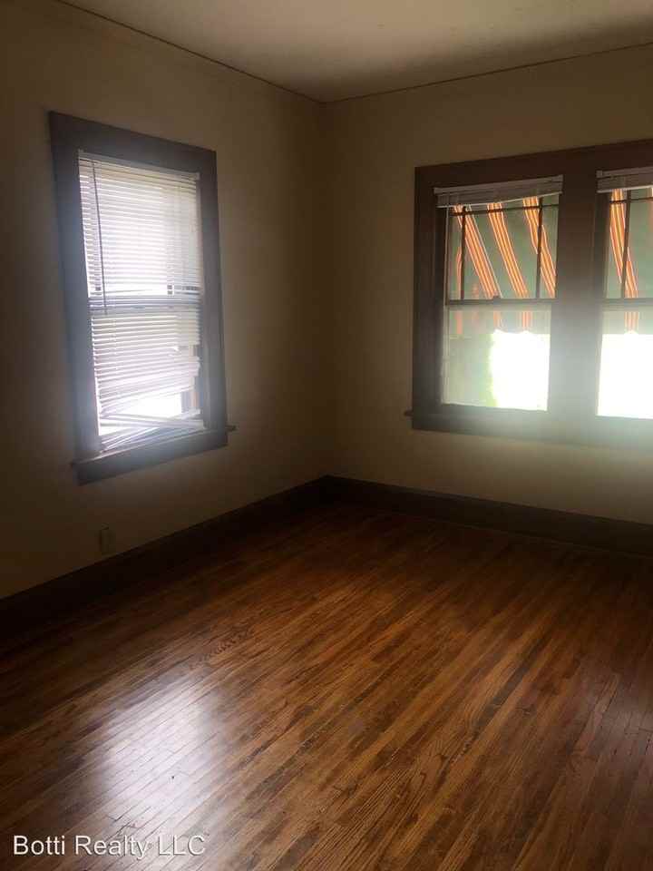 234 N Chicago Ave - Photo 3 of 14