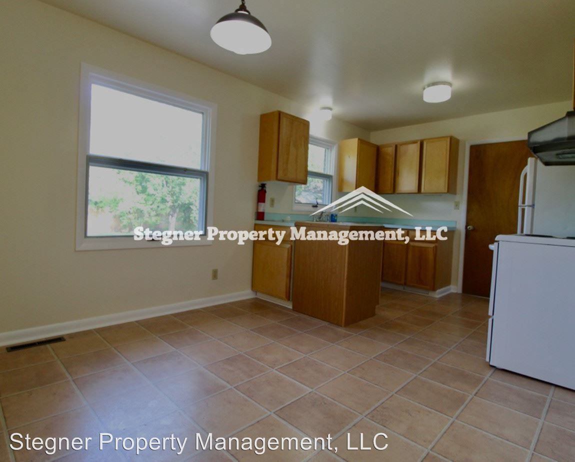 2704 Tulane Dr - Photo 2 of 10