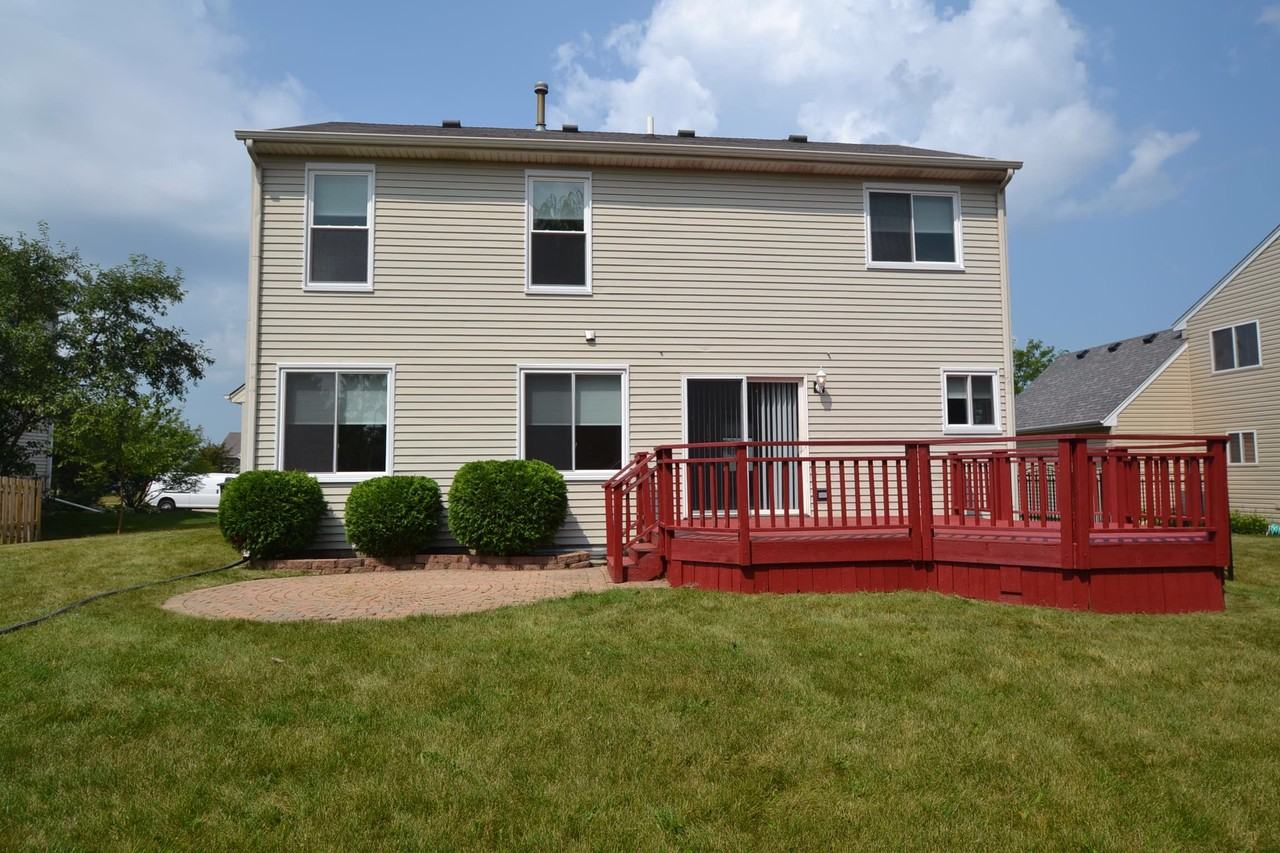 9674 Bedford Dr - Photo 2 of 10