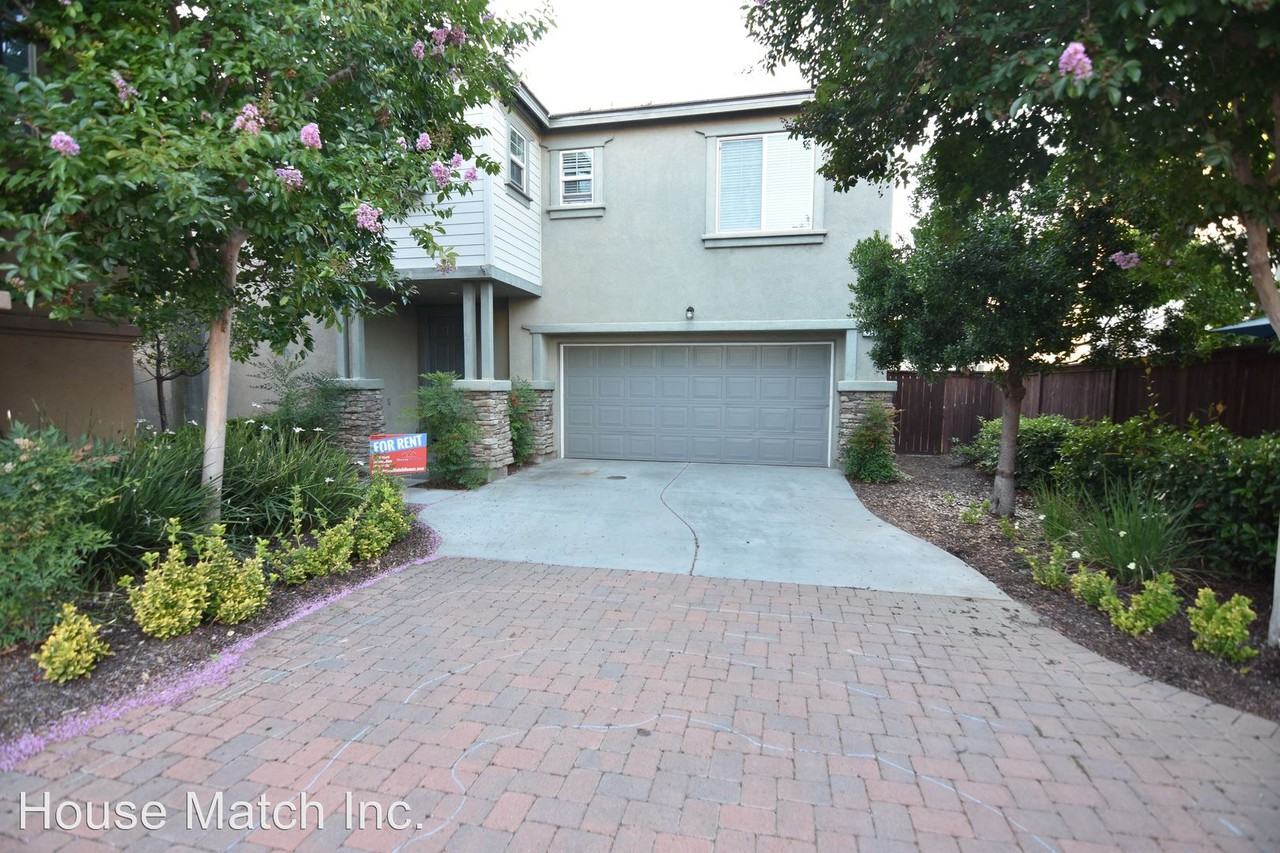 31541 Six Rivers Ct - Photo 2 of 28