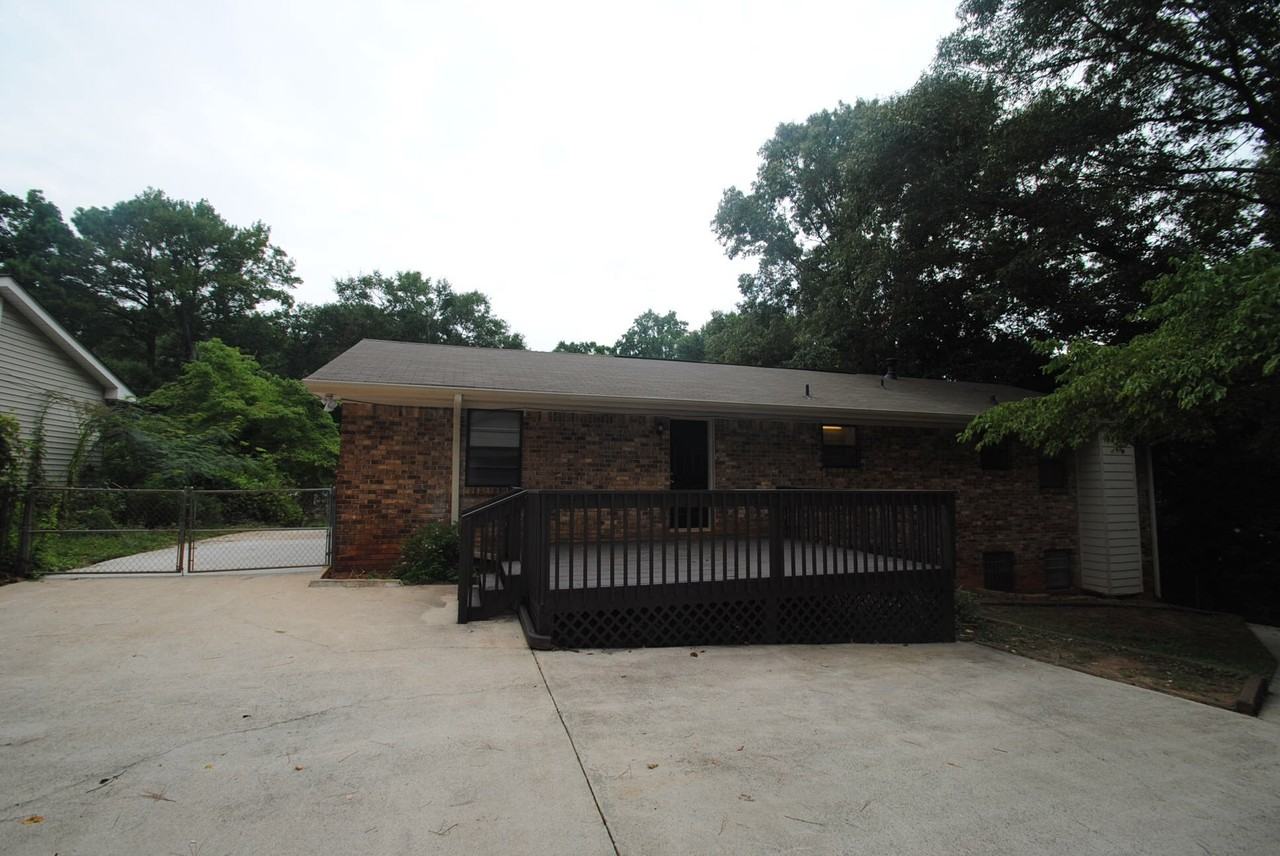 6884 Riverdale Rd - Photo 3 of 7