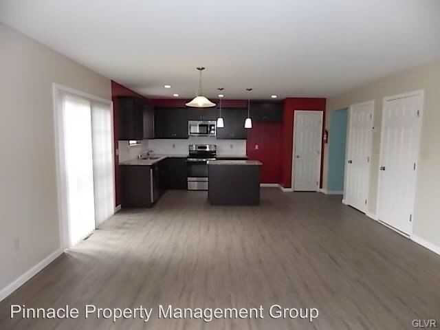2038 S Wood St - Photo 3 of 13