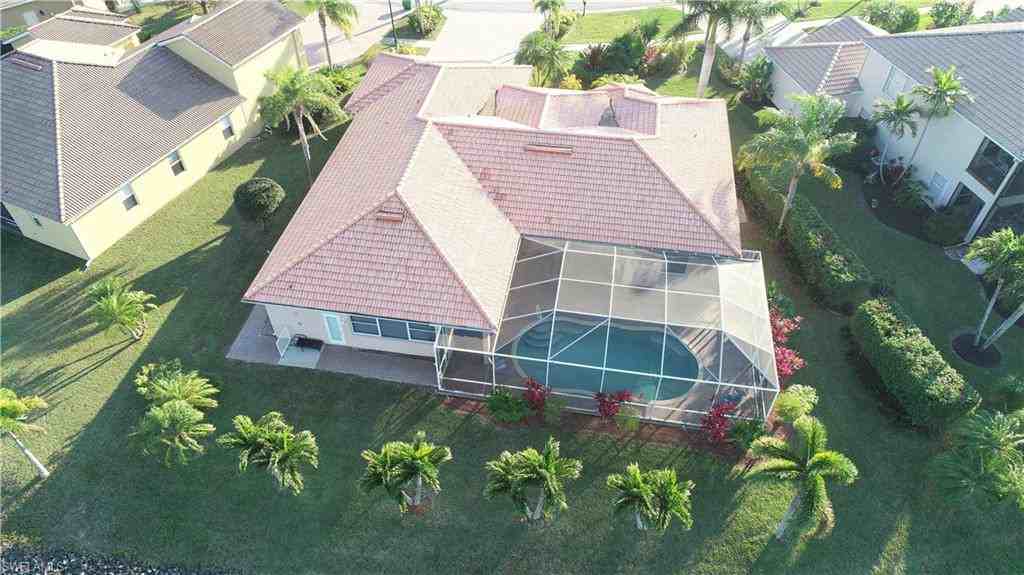 2202 Grove Dr - Photo 3 of 30