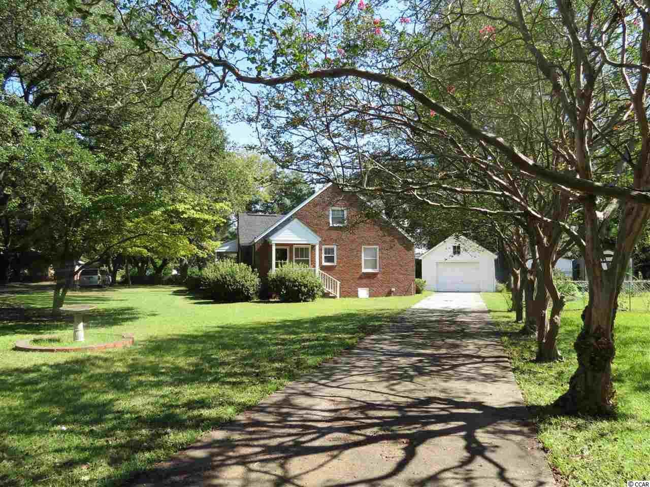 1209 Saville St - Photo 2 of 13