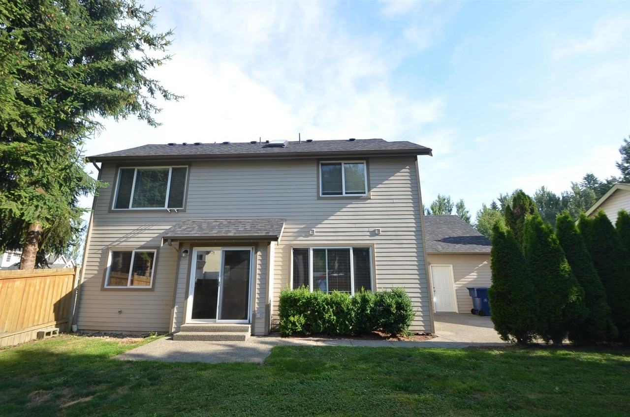 7002 60th Pl NE - Photo 2 of 12