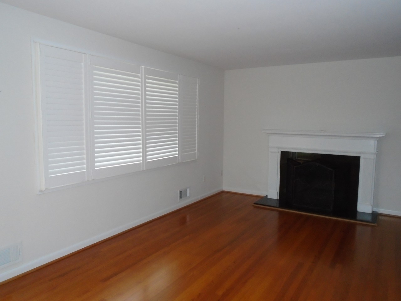 10205 Tanager Ln - Photo 2 of 13