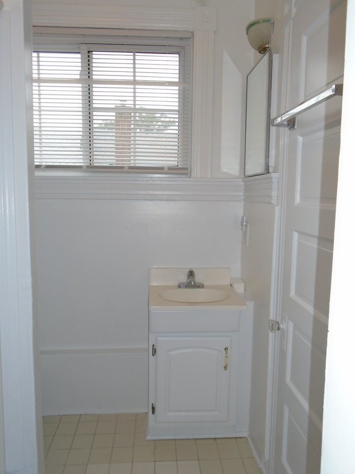 6036 Edmondson Ave Apt 2b #2b - Photo 7 of 13