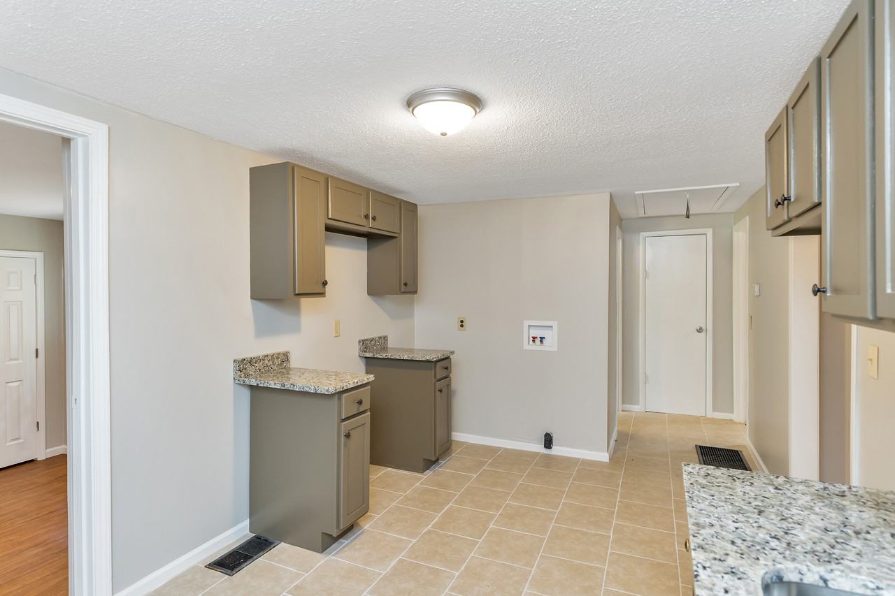 528 Bluebell Rd - Photo 3 of 24