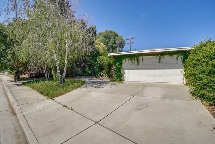 12931 Quito Rd - Photo 2 of 50