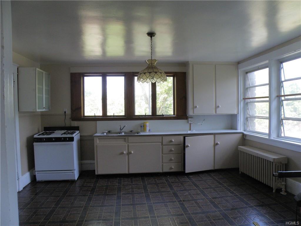 15 Stanley Avenue Unit 2 #2 - Photo 3 of 11